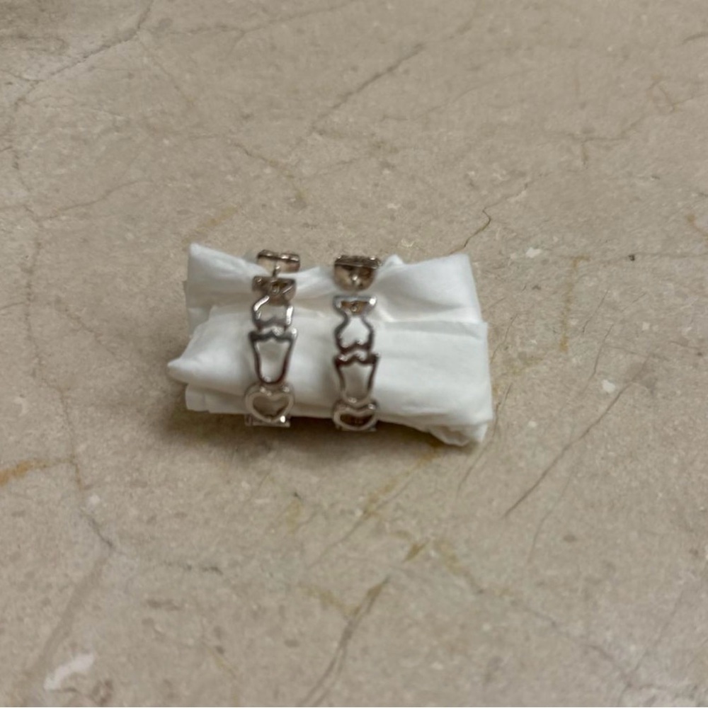 TOUS Sterling Silver Heart Hoop Earrings - Picture 4 of 5